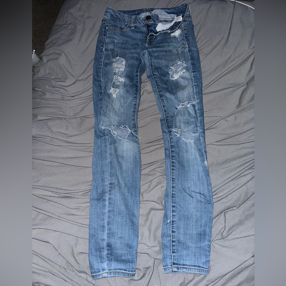 American Eagle distressed stretch jegging